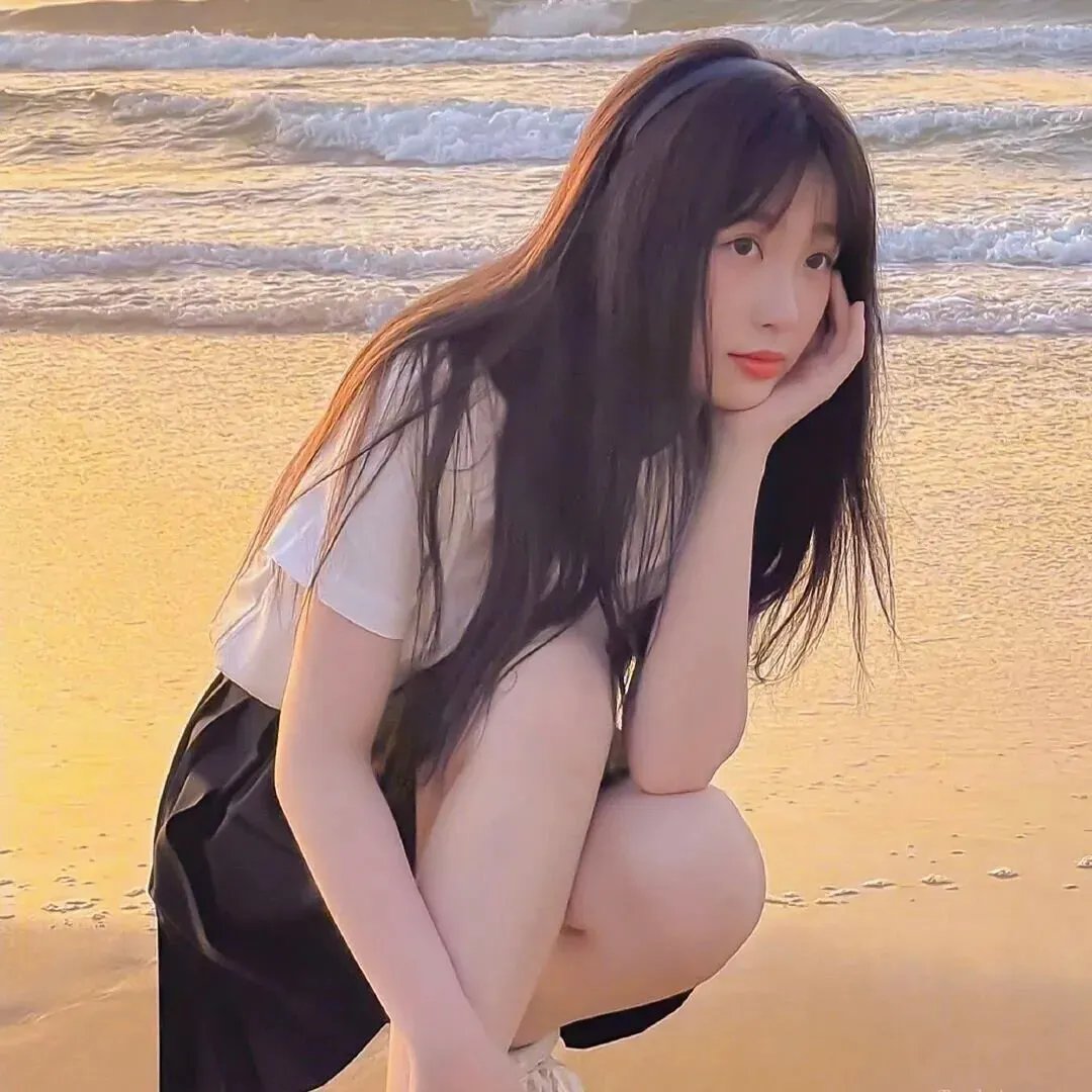 像两滴水